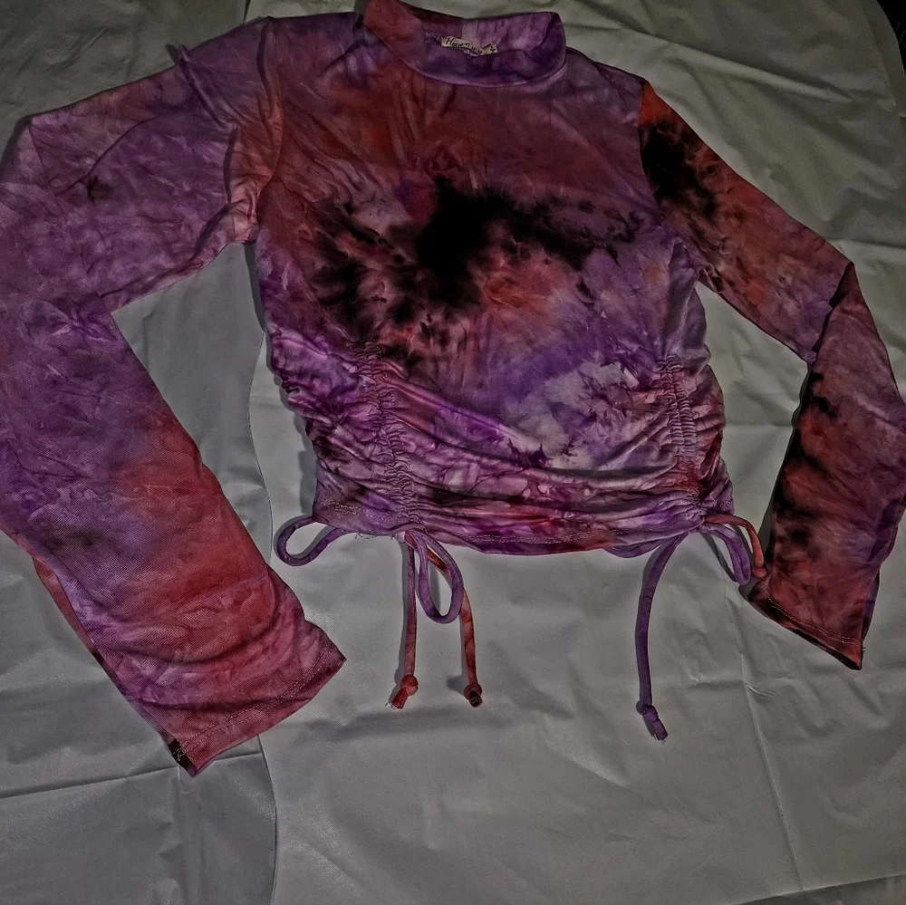 NWT Dolls Kill Pink Marbled Tye Dye Long Sleeve Crop Top - Picture 4 of 10